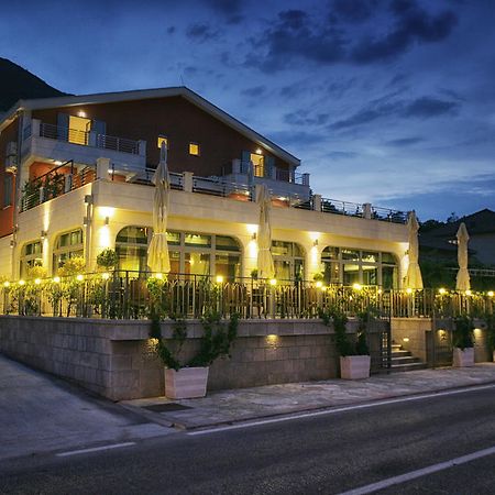 Hotel Ellena Herceg Novi Bagian luar foto