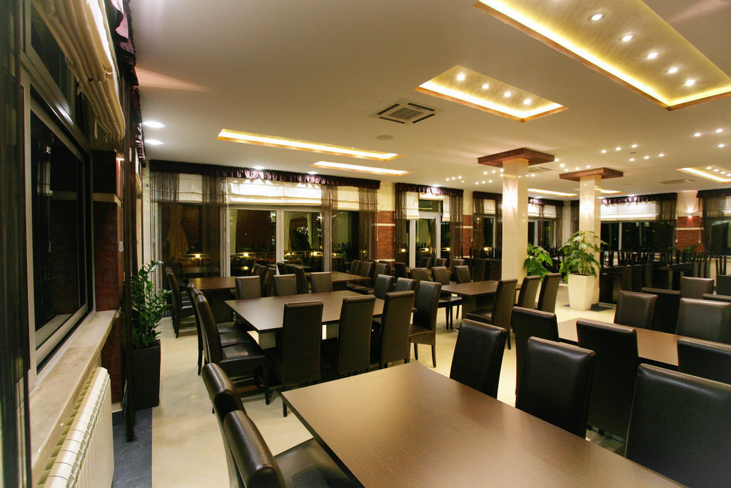 Hotel Ellena Herceg Novi Bagian luar foto