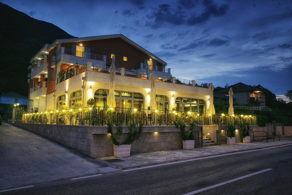 Hotel Ellena Herceg Novi Bagian luar foto